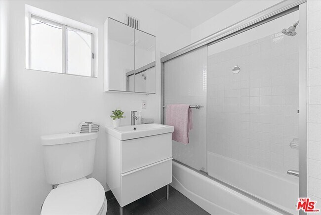 Building Photo - 2948 Exposition Blvd