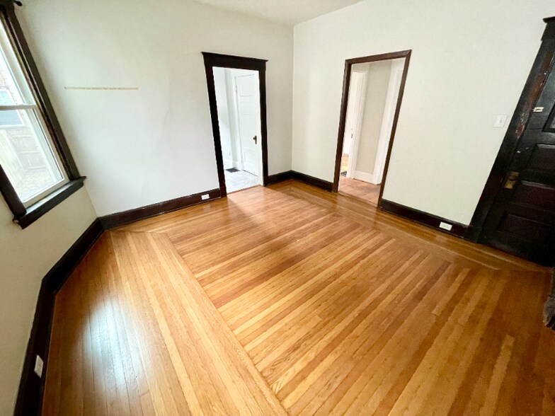 Building Photo - 4518 Ashland Ave