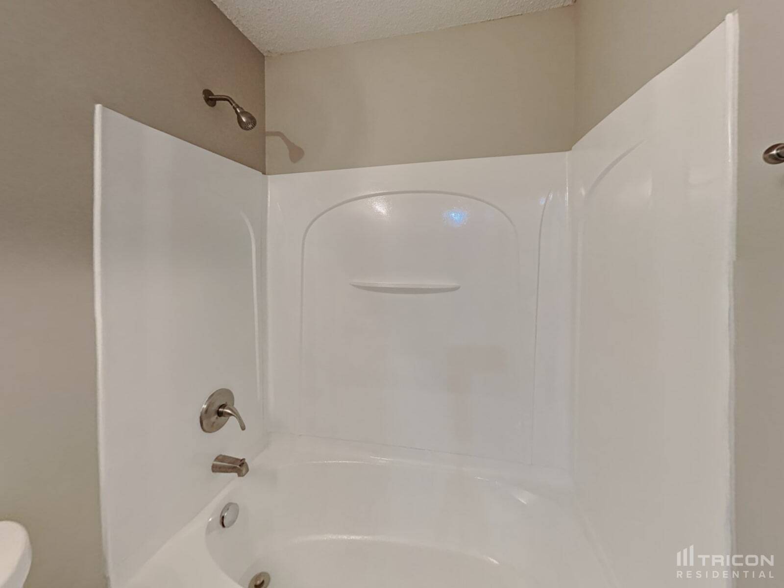 Building Photo - 409 Glencroft Dr