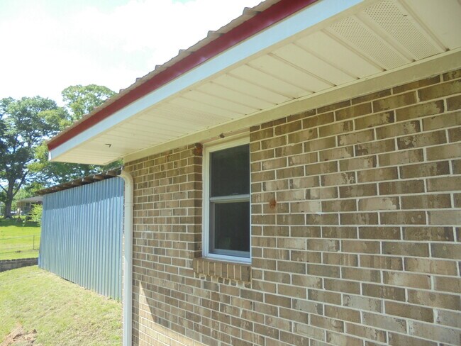 Building Photo - 533 Co Rd 255