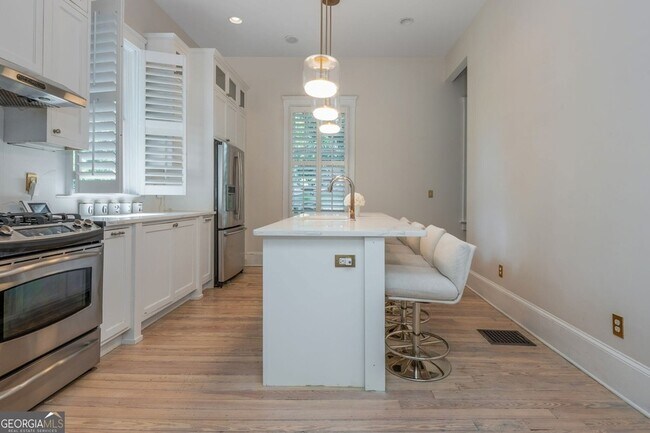 Building Photo - 242 Haralson Ave NE