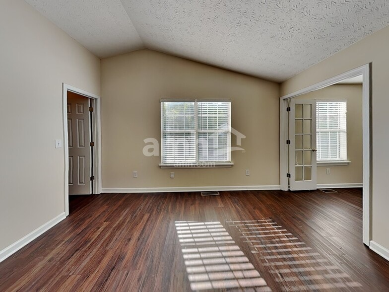 Building Photo - 170 Taggart Run NW