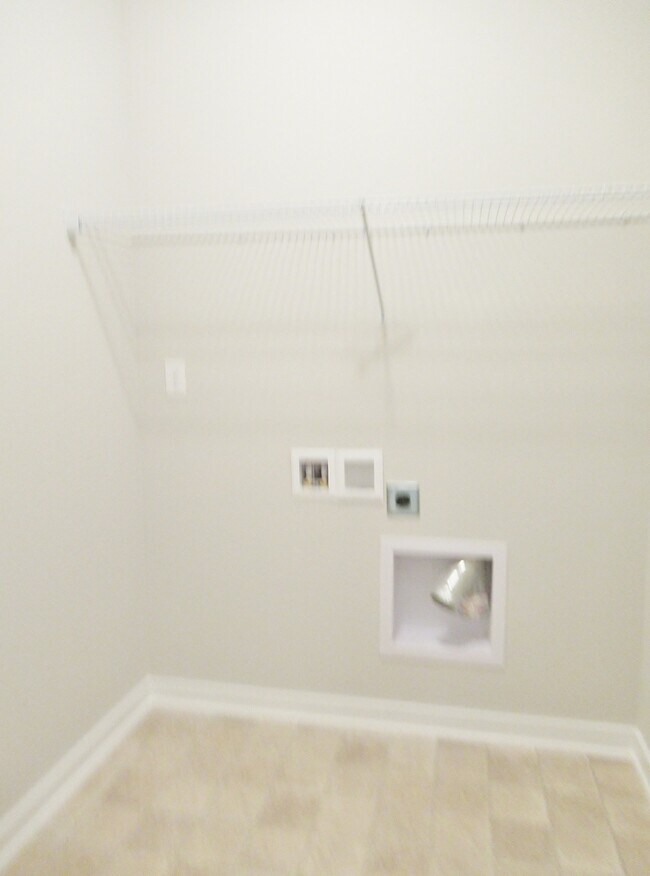 Building Photo - 123 Birch Falls Dr