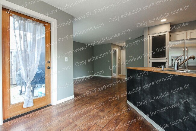 Building Photo - 12144 SW Anton Dr