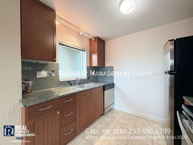 Building Photo - 3008 N Narrows Dr