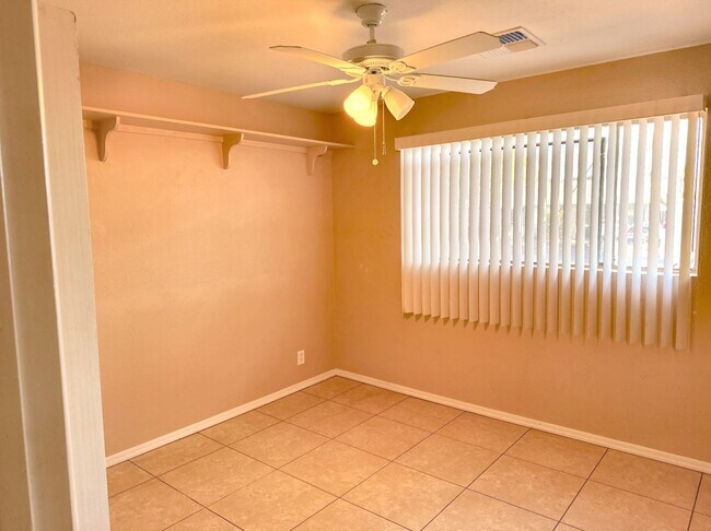 Building Photo - OPEN 8-2-25  12-1PM; Remodeled 4Br-2Ba hou...