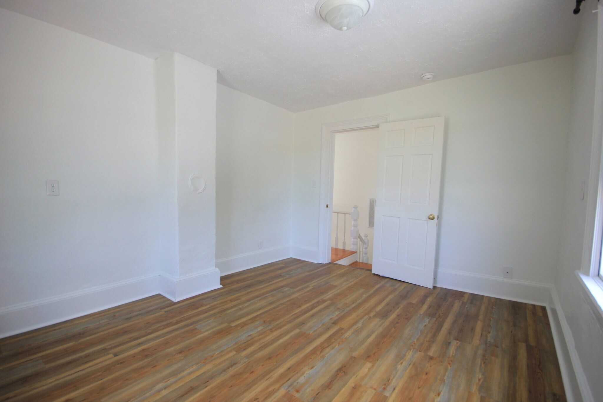 Building Photo - 421 9th St NW