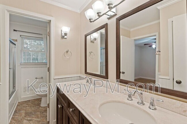 Building Photo - 1001 Beverly Heights Dr