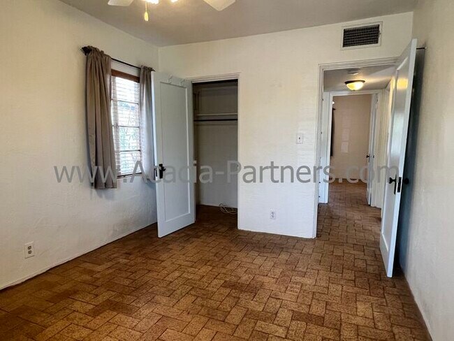 Building Photo - Spacious Two Bedroom