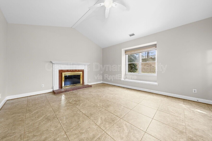 Building Photo - 214 Southern Cross Ln