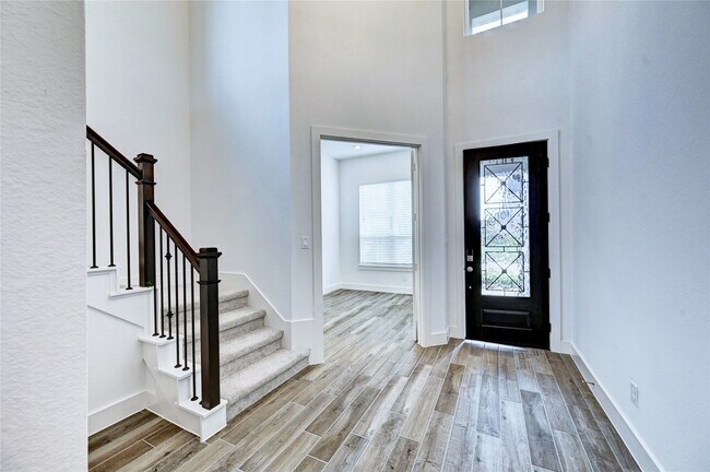 Building Photo - 7302 New Pecan Dr