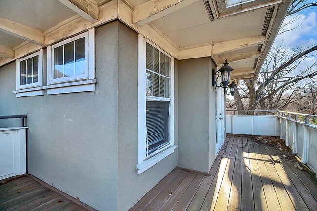 Building Photo - 526 N Davidson St