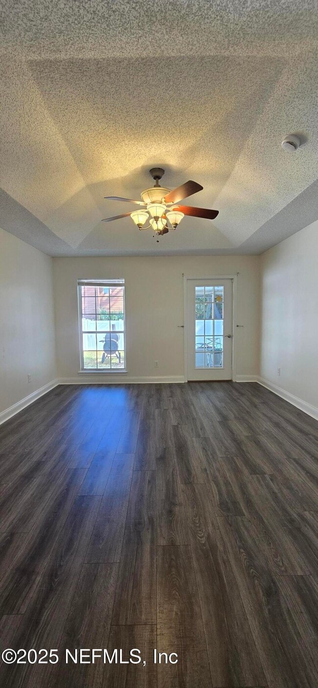 Building Photo - 11579 Alexis Forest Dr E