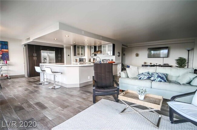 Building Photo - 3111 Bel Air Dr