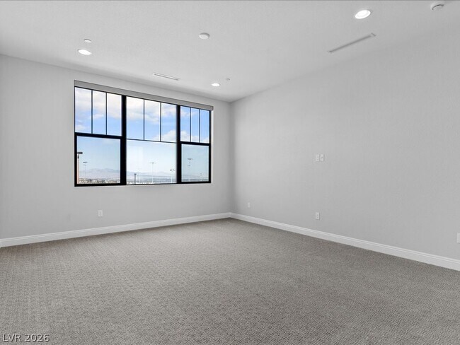 Building Photo - 980 Natural Harmony St