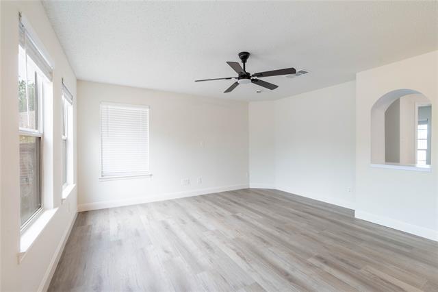 Building Photo - 2304 Glenhaven Dr