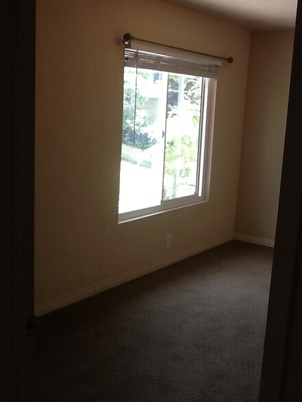 Bedroom 1 - 311 N Westlake Ave