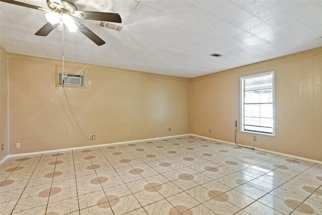 Building Photo - 2817 Lancaster Ln