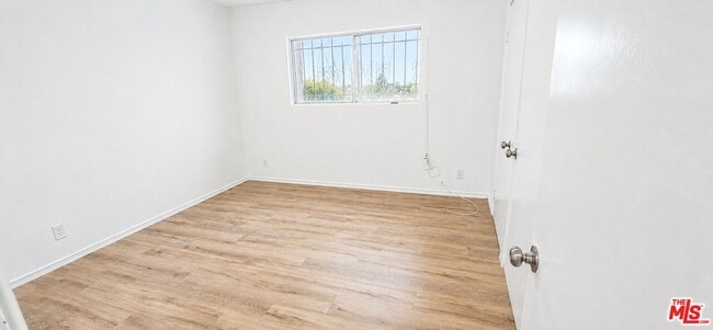Building Photo - 2630 S La Salle Ave