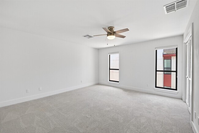 Building Photo - 1535 Potomac Dr