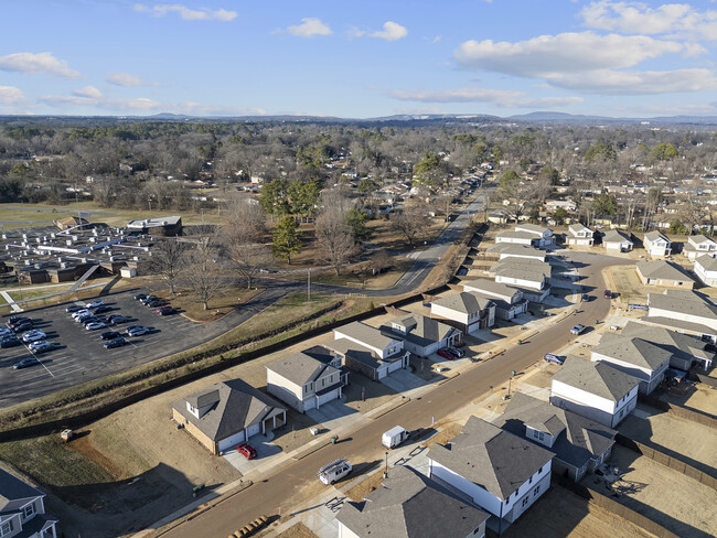 Building Photo - 3252 Spool Ln SW