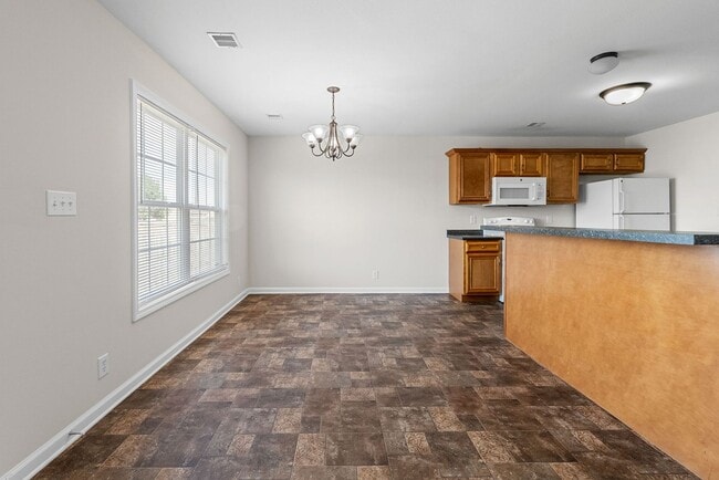 Building Photo - 3 Bedroom Home For Rent Near St. B Area!