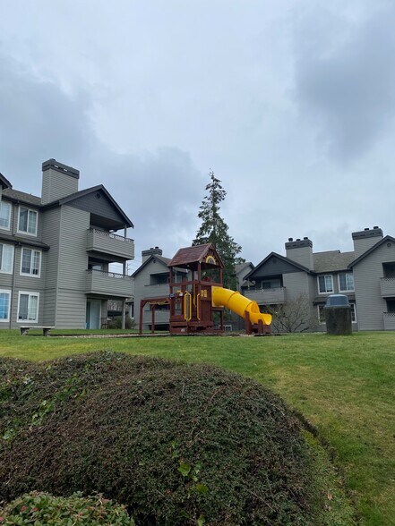 Building Photo - Breckenridge Heights