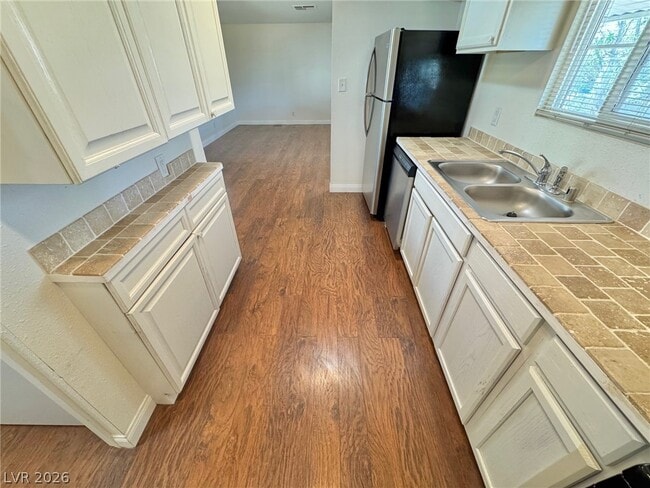 Building Photo - 5239 Ocala Ln