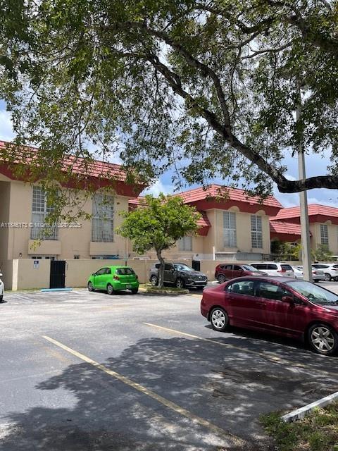 Primary Photo - 10905 N Kendall Dr