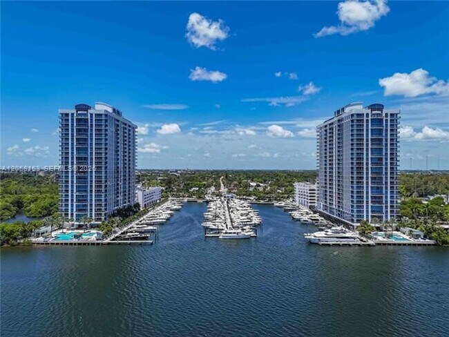 Building Photo - 17301 Biscayne Blvd