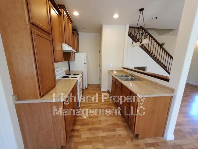 Building Photo - 1247 NE Williams St