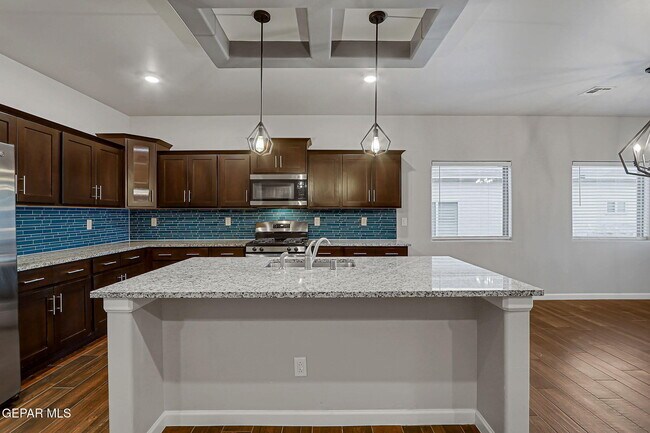 Building Photo - 6061 Cinnamon Pk St