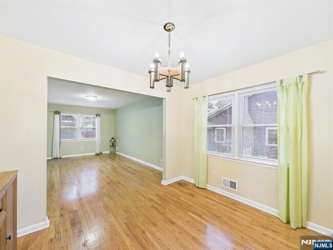 Building Photo - 114 Ackerman Ave