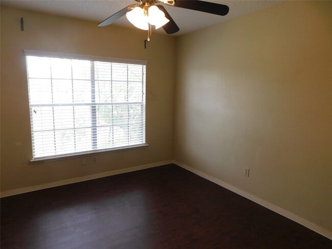 Building Photo - 3303 Rimrock Dr