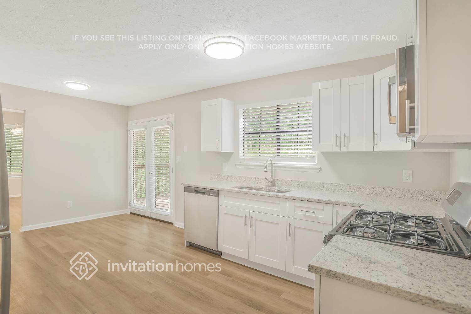 Building Photo - 5231 Mainstreet Park Dr