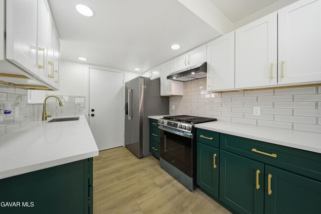 Building Photo - 2059 Shasta St