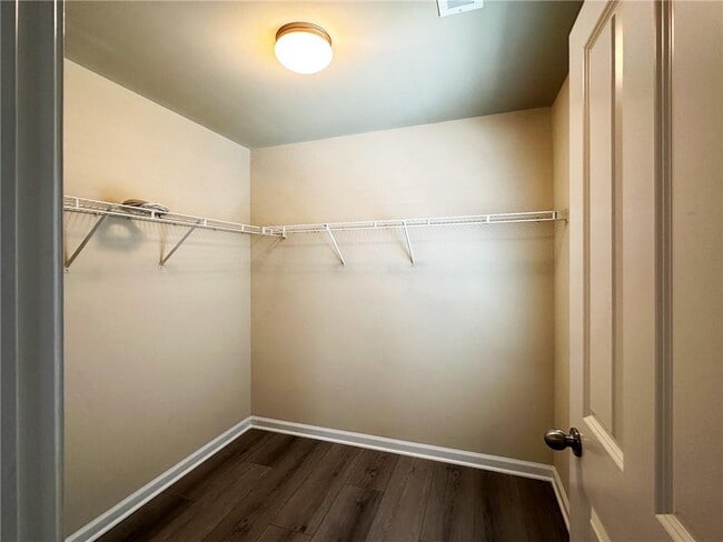 Building Photo - 5132 Meridian Ln