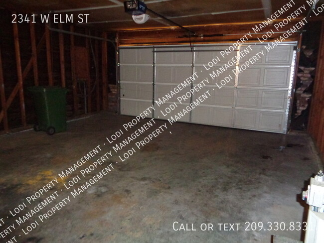 Building Photo - 2 Bedroom Duplex - Coming Soon