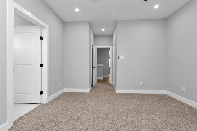 Building Photo - 6918A Dumble St