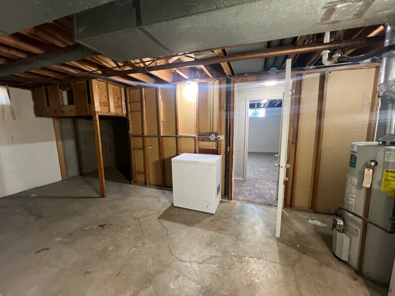 Building Photo - 6210 Franklin Ave