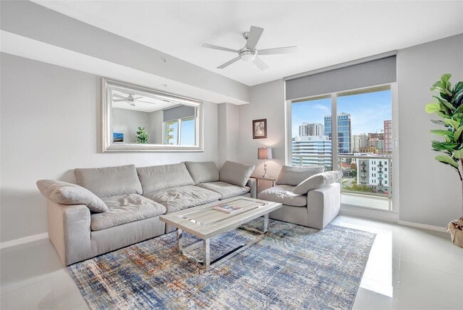 Building Photo - 315 NE 3rd Ave