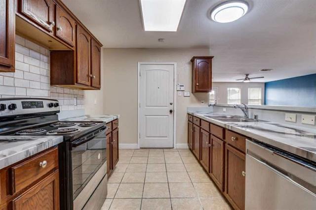 Building Photo - 2118 Augusta St