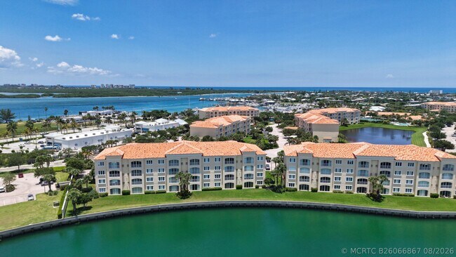 Building Photo - 3 Harbour Isle Dr E