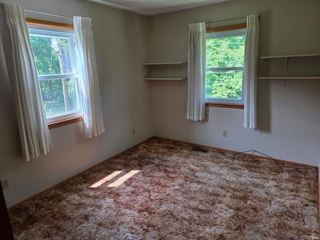 Building Photo - 1619 W Arlington Rd