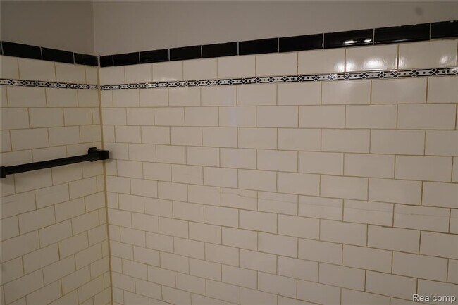 Building Photo - 7010 Thatcher St