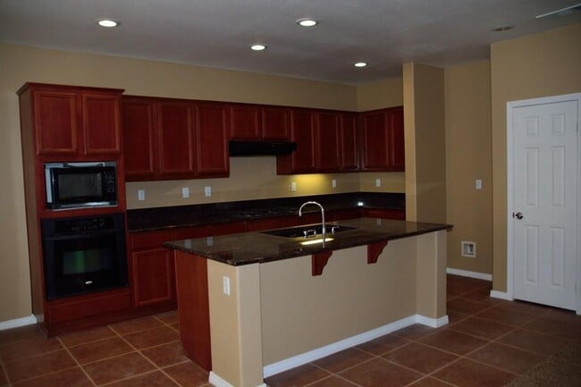 Building Photo - 7286 Canterwood Ct