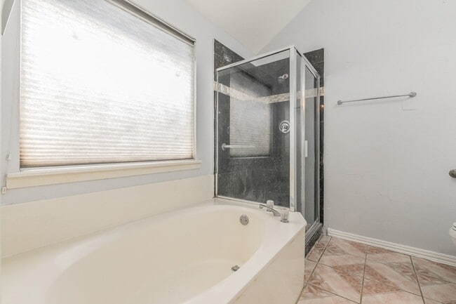 Building Photo - 1356 Dallshan Dr