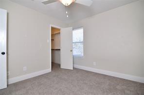 Building Photo - 321 S Chestnut St