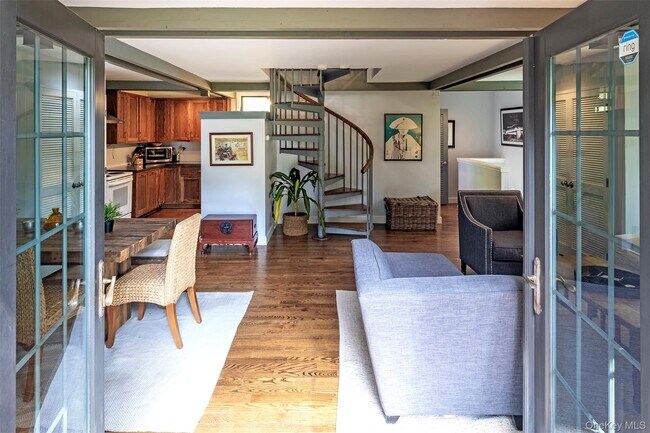 Building Photo - 12 Bishop Park Rd