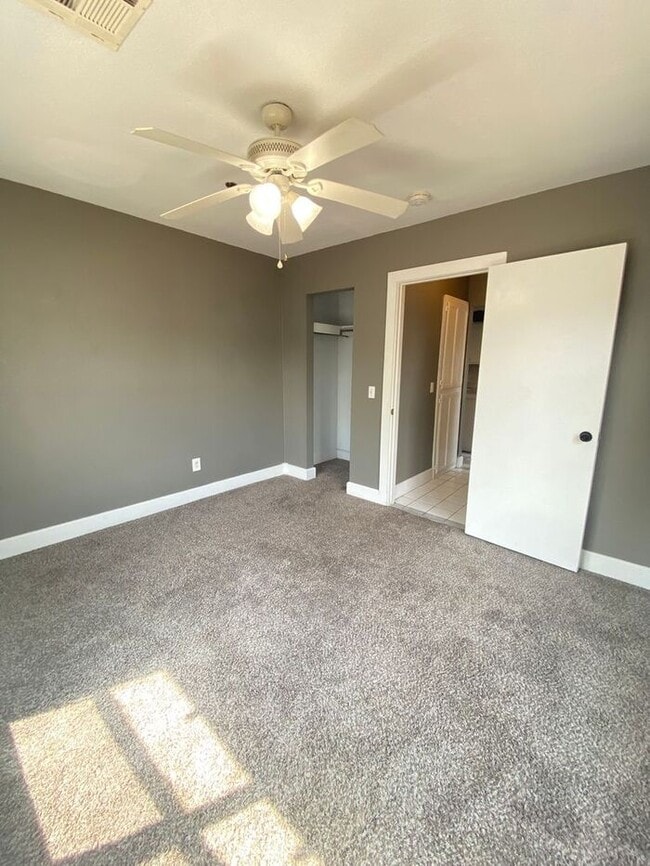 Building Photo - 1 bed 1 bath in Paseo District